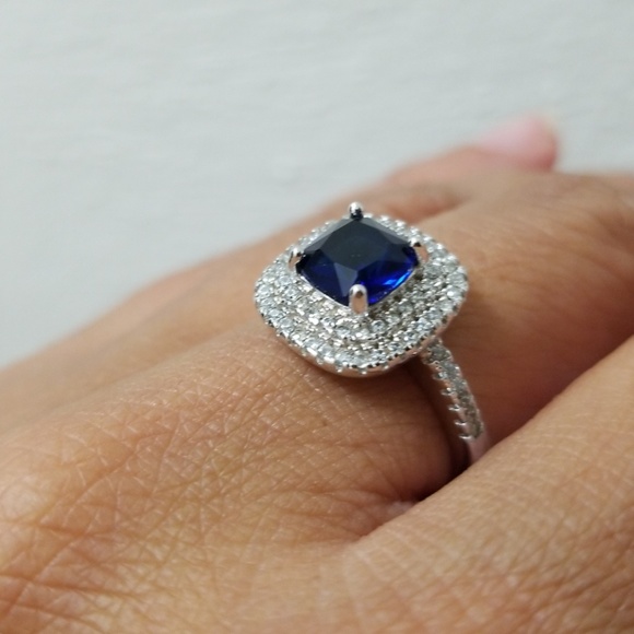 Brilliant Sterling Silver Ring - Picture 3 of 4